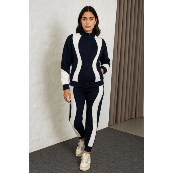 https://percdn.com/f/499569/bzR6YWFtNG0vcUp3ZXk4Z0hzWnBhZlJiYmNBPQ/p/kadin-premium-parcali-esofman-takim-dik-yaka-fermuarli-sweatshirt-siyah-51898581-sw853sh1280.png