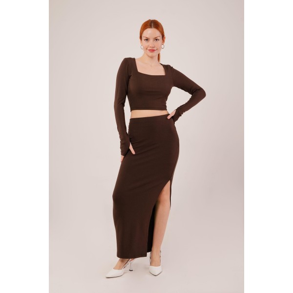 Kare Yaka Bluz Ve Yırtmaç Detaylı Etek İkili Kahverengi Takım