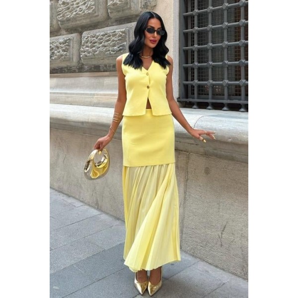 Yelekli Ve Pilise Etekli Triko Takım 10001