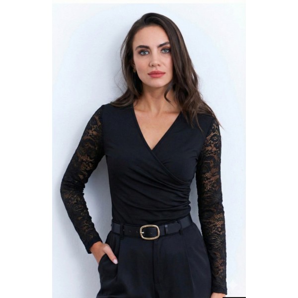 Kadın Uzun Kollu Dantelli Kruvaze Yakalı Yandan Büzgülü Viskon Bluz