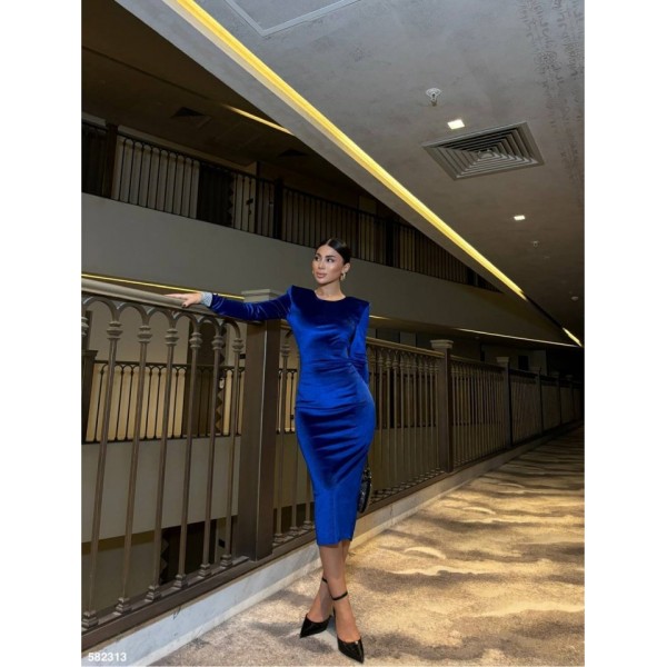 Kadın Bisiklet Yaka Vatkalı Manşet Detay Kadife Kumaş Midi Boy Elbise