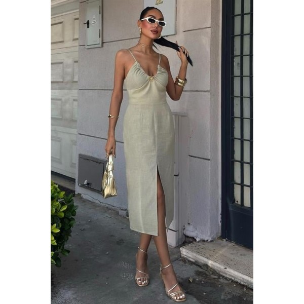 Göğsü Aksesuarlı Önü Yırtmaçlı Elbise 2899