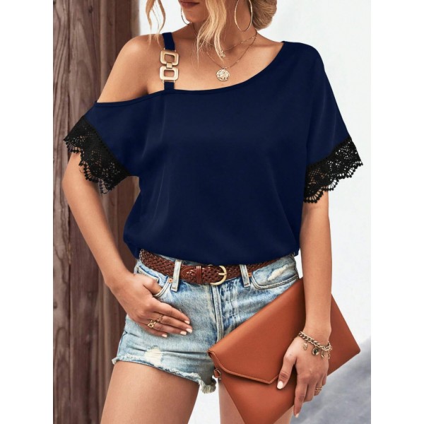 Kadın Tek Omuzu Askılı Kısa Kollu Toka Detaylı Dantelli Viskon Bluz