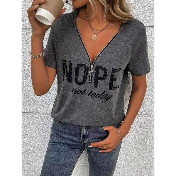 Kadın Kısa Kollu önden Fermuarlı Yazı Baskılı Viskon Bluz