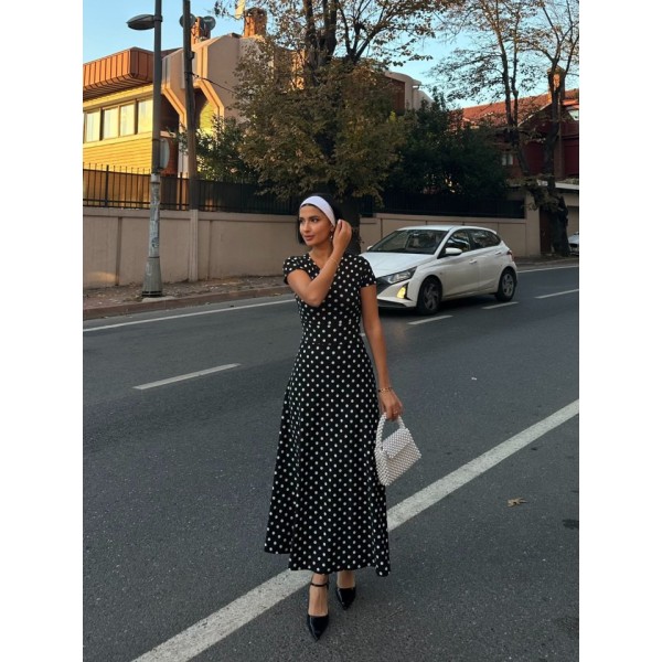 Kadın Kısa Kollu Bisiklet Yaka Puantiyeli Maksi örme Krep Elbise