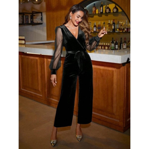 Kadın Uzun Kollu Kruvaze Yakalı Belden Kuşaklı Tül Detaylı Kadife Tulum