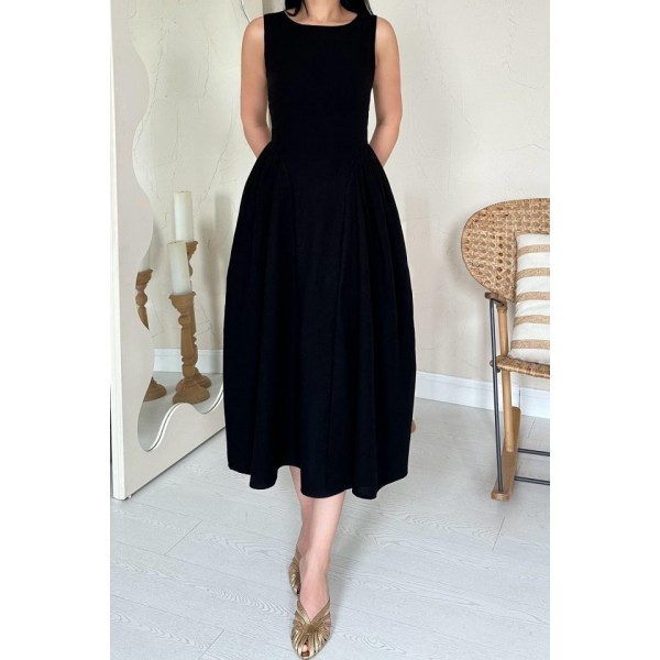 Siyah Yanları Büzgülü Midi Boy Keten Elbise