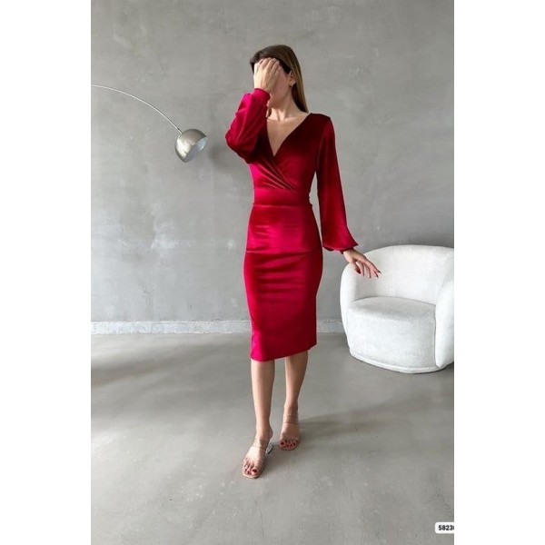 Kadın Kadife Kumaş Kruvaze Yaka Balon Kol Ve Yırtmaç Detaylı Midi Boy Elbise