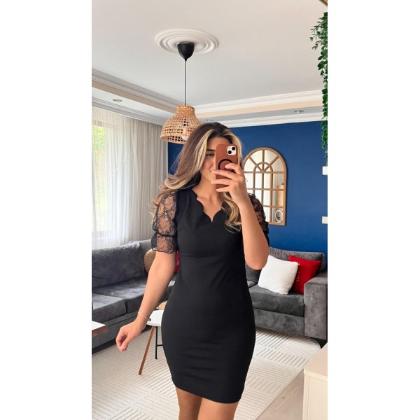 Kadın Kısa Kollu Dantelli V Yakalı Yanlardan Büzgülü çapraz Detaylı Ithal Krep Elbise