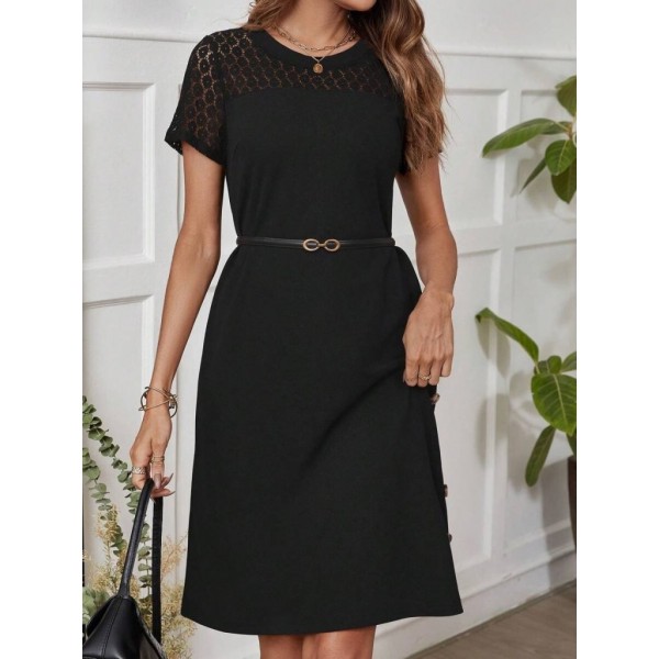 Kadın Kısa Kollu Bisiklet Yaka Dantel Detaylı Düğmeli Modal Elbise
