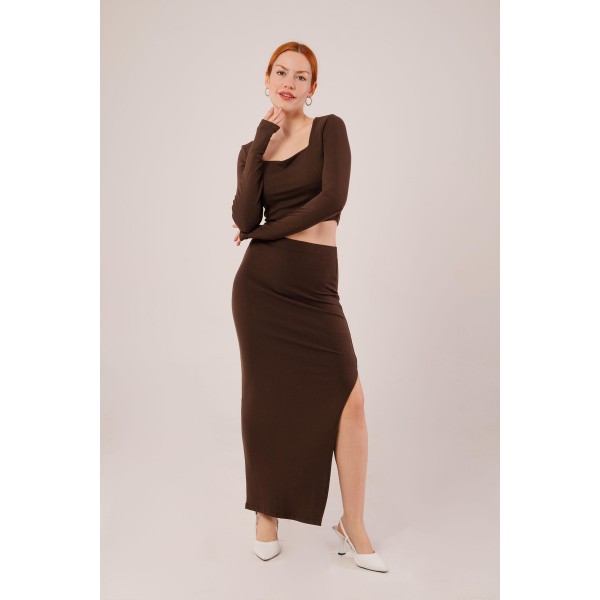 Kare Yaka Bluz Ve Yırtmaç Detaylı Etek İkili Kahverengi Takım