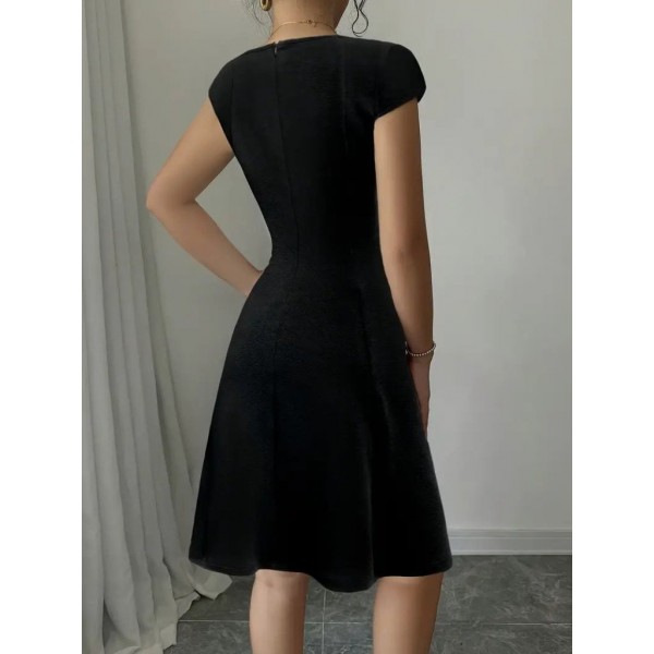 Kadın Kısa Kollu Geometrik Yakalı Janjan Krep Elbise