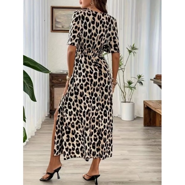 Kadın Kısa Kollu V Yakalı Beli Lastikli Yırtmaçlı Uzun Leopar Desenli Süprem Elbise