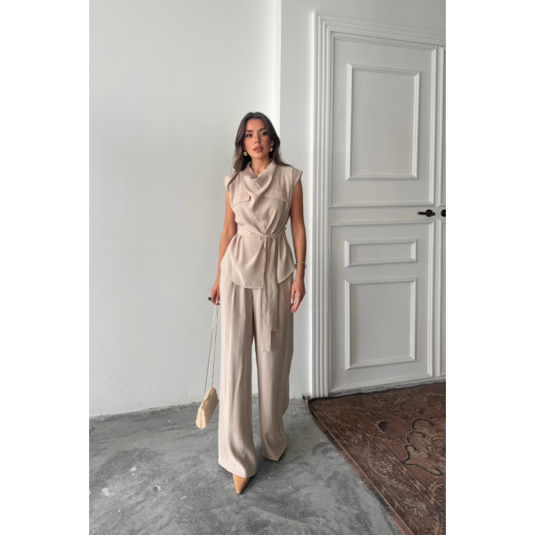 TENCEL MODAL KOLSUZ BLUZ KAPALI CEP DETAYLI DÖKÜMLÜ - PANTOLON TAKIM - Bej