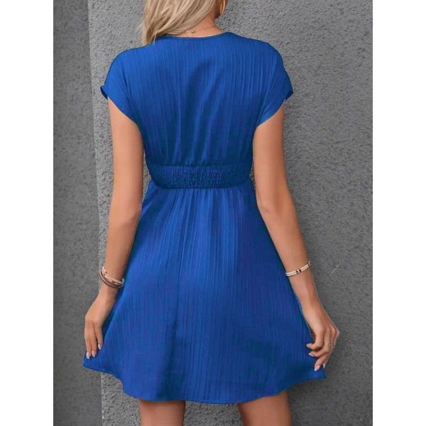 Kadın Kısa Kollu Kruvaze Yakalı Beli Lastikli Bürümcük Elbise