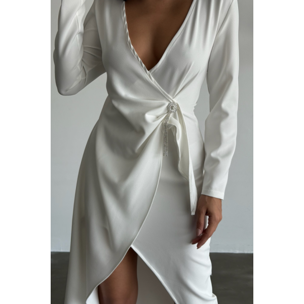 KRUVAZE BROŞ DETAYLI ELBİSE - Beyaz