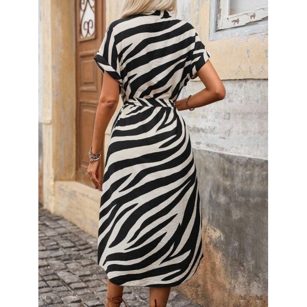 Kadın Kısa Kollu V Hakim Yakalı Zebra Desenli Midi Süprem Elbise