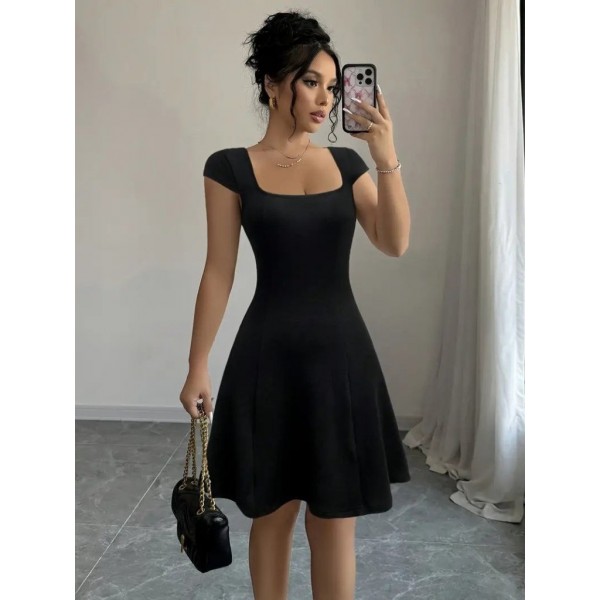 Kadın Kısa Kollu Geometrik Yakalı Janjan Krep Elbise