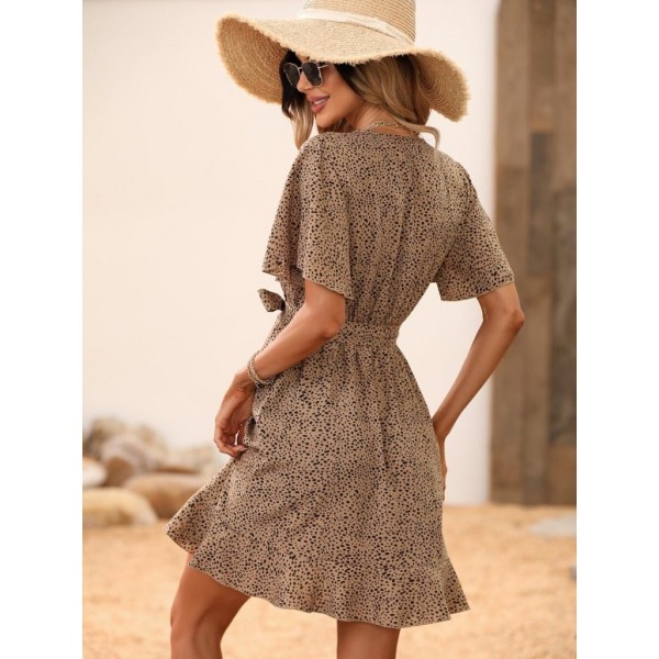 Kadın Kısa Kelebek Kollu Kruvaze Yakalı Belden Kuşaklı Kısa Desenli Süprem Elbise