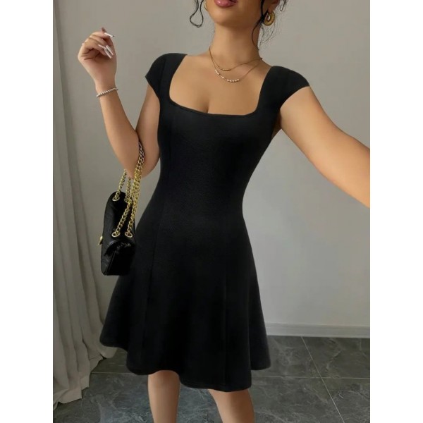 Kadın Kısa Kollu Geometrik Yakalı Janjan Krep Elbise