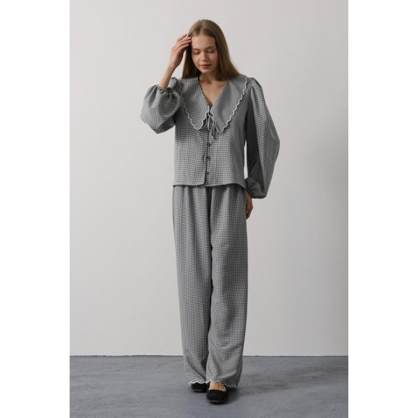 İşlemeli Bebe Yakalı Pantolon Takım - Siyah