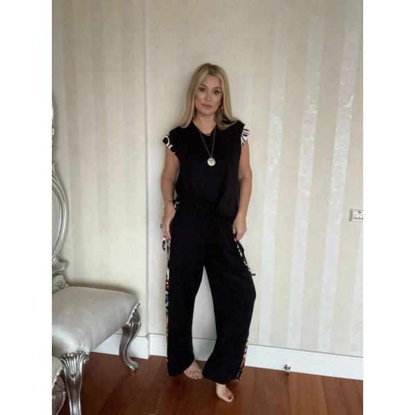 Kadın Yarasa Kol Dijital Baskı Detay Bluz Ve Yanı şerit Detay Kristal Kumaş Pantolon Ikili Takım