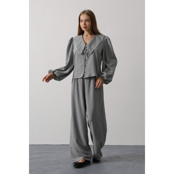 İşlemeli Bebe Yakalı Pantolon Takım - Siyah