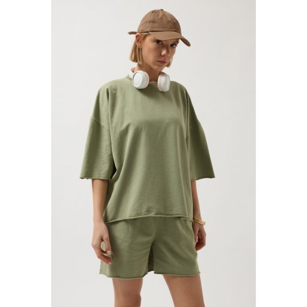 Lazer Kesim Bağcık Detay Şort