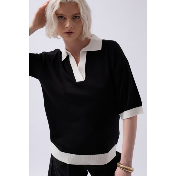 V Yaka Dokulu T-Shirt