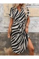 Kadın Kısa Kollu V Hakim Yakalı Zebra Desenli Midi Süprem Elbise