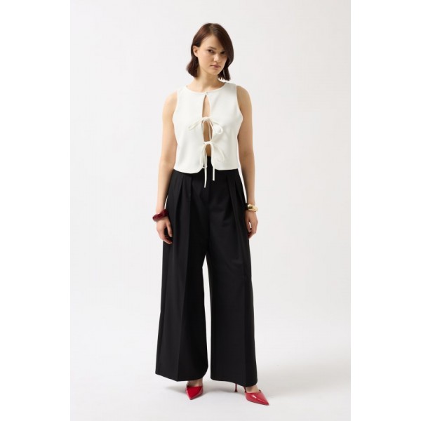 Bağcık Detay Dekolte Bluz