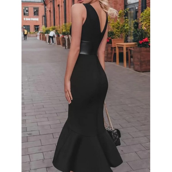 Kadın Kolsuz Kayık Yaka Beli Deri Detaylı Krep Elbise