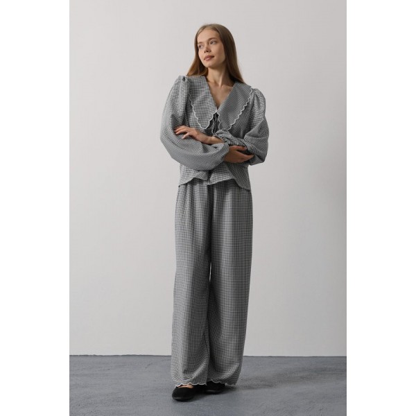 İşlemeli Bebe Yakalı Pantolon Takım - Siyah