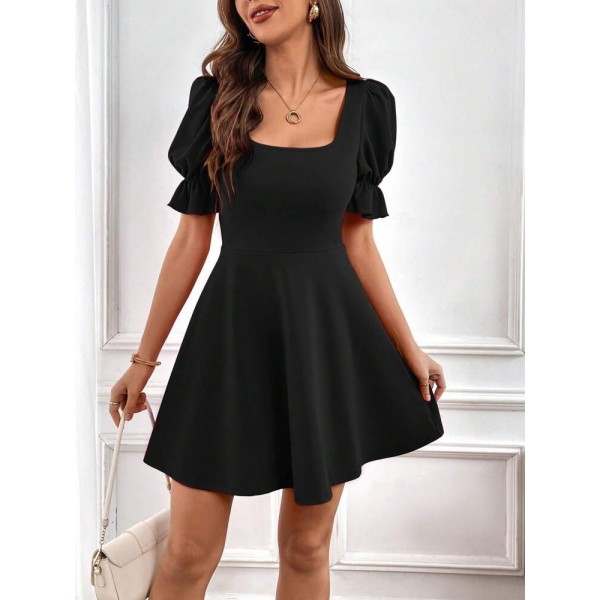 Kadın Kısa Kollu Kare Yakalı Kiloş Ithal Krep Elbise