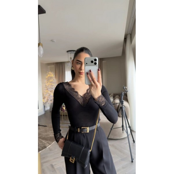 Kadın Uzun Kollu V Yaka Dantel Güpür Detay Bluz