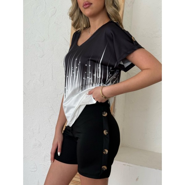 Kadın V Yaka Kısa Kol Kenarları Minik Yırtmaç Detaylı Dalgıç Bluz + Düğme Detaylı Dalgıç şort