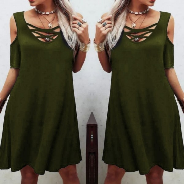 Dekolteli Bağcık Detay Viskon Kumaş Elbise