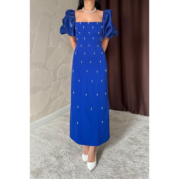 Saks İşlemeli Kolu Garnili Elbise