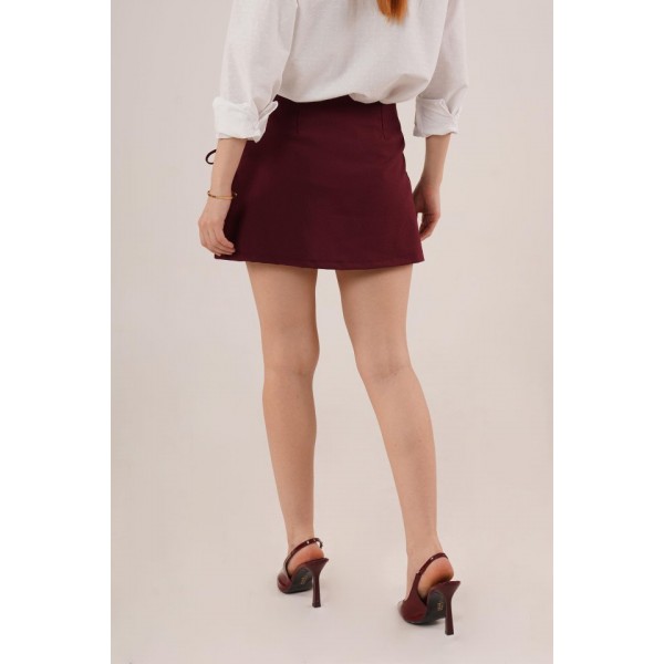 Önü Piliseli Yandan Bağlama Detaylı Bordo Mini Şort Etek