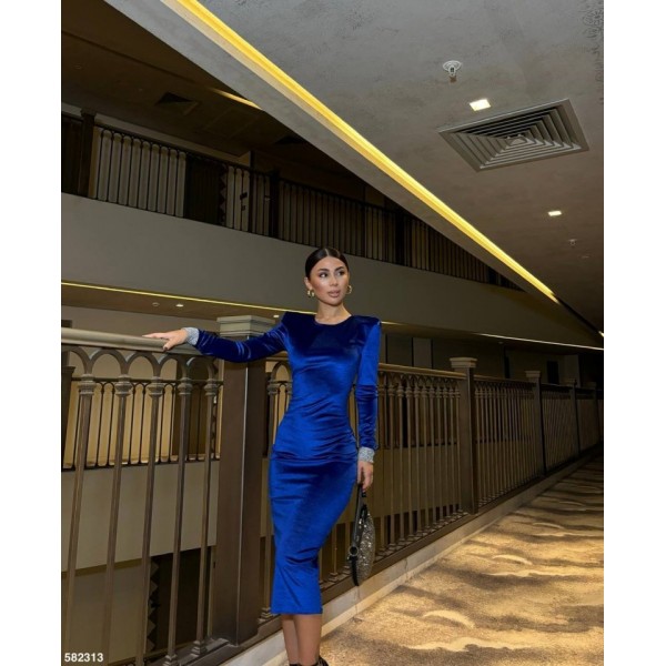 Kadın Bisiklet Yaka Vatkalı Manşet Detay Kadife Kumaş Midi Boy Elbise