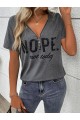 Kadın Kısa Kollu önden Fermuarlı Yazı Baskılı Viskon Bluz