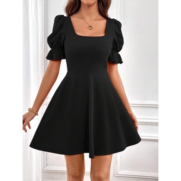 Kadın Kısa Kollu Kare Yakalı Kiloş Ithal Krep Elbise