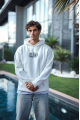 https://percdn.com/f/499569/bzR6YWFtNG0vcUp3ZXk4Z0hzWnBhZlJiYmNBPQ/p/uc-iplik-penye-kapsonlu-baskili-sweatshirt-beyaz-90866614-sw853sh1280.png