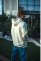 https://percdn.com/f/499569/bzR6YWFtNG0vcUp3ZXk4Z0hzWnBhZlJiYmNBPQ/p/uc-iplik-penye-kapsonlu-basic-sweatshirt-beyaz-89049681-sw853sh1280.png