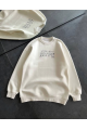 https://percdn.com/f/499569/bzR6YWFtNG0vcUp3ZXk4Z0hzWnBhZlJiYmNBPQ/p/uc-iplik-bisiklet-yaka-baskili-sweatshirt-siyah-31361439-sw1079sh1600.png
