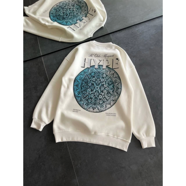 https://percdn.com/f/499569/bzR6YWFtNG0vcUp3ZXk4Z0hzWnBhZlJiYmNBPQ/p/uc-iplik-bisiklet-yaka-baskili-sweatshirt-siyah-31361439-sw1079sh1600.png