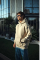 https://percdn.com/f/499569/bzR6YWFtNG0vcUp3ZXk4Z0hzWnBhZlJiYmNBPQ/p/uc-iplik-penye-kapsonlu-basic-sweatshirt-bej-30391179-sw853sh1280.png