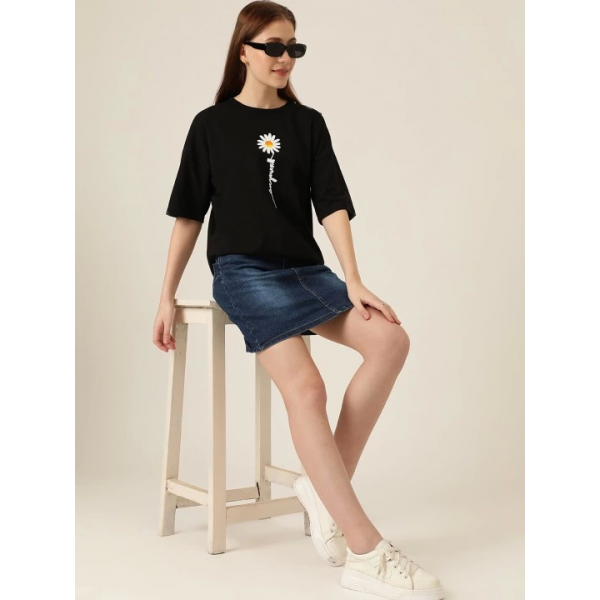 https://percdn.com/f/499569/bzR6YWFtNG0vcUp3ZXk4Z0hzWnBhZlJiYmNBPQ/p/baskili-kadin-t-shirt-siyah-37184923-sw540sh720.png
