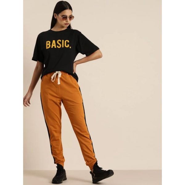 https://percdn.com/f/499569/bzR6YWFtNG0vcUp3ZXk4Z0hzWnBhZlJiYmNBPQ/p/baskili-kadin-t-shirt-siyah-49640780-sw540sh720.png