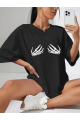 https://percdn.com/f/499569/bzR6YWFtNG0vcUp3ZXk4Z0hzWnBhZlJiYmNBPQ/p/baskili-kadin-t-shirt-siyah-45909947-sw769sh1024.png